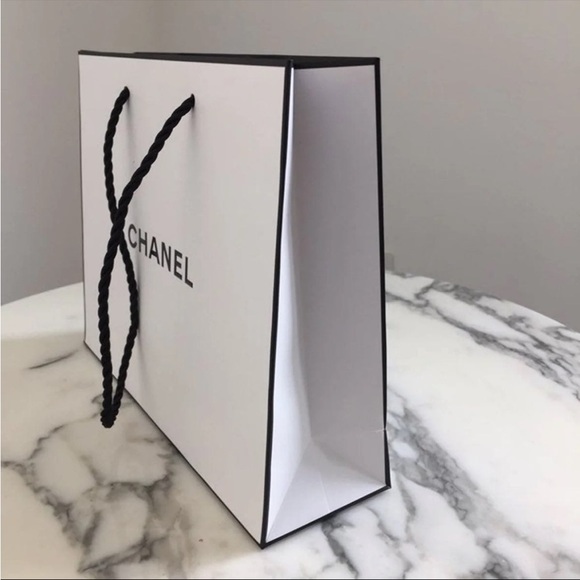 100% Authentic CHANEL Gift bag - Picture 2 of 5